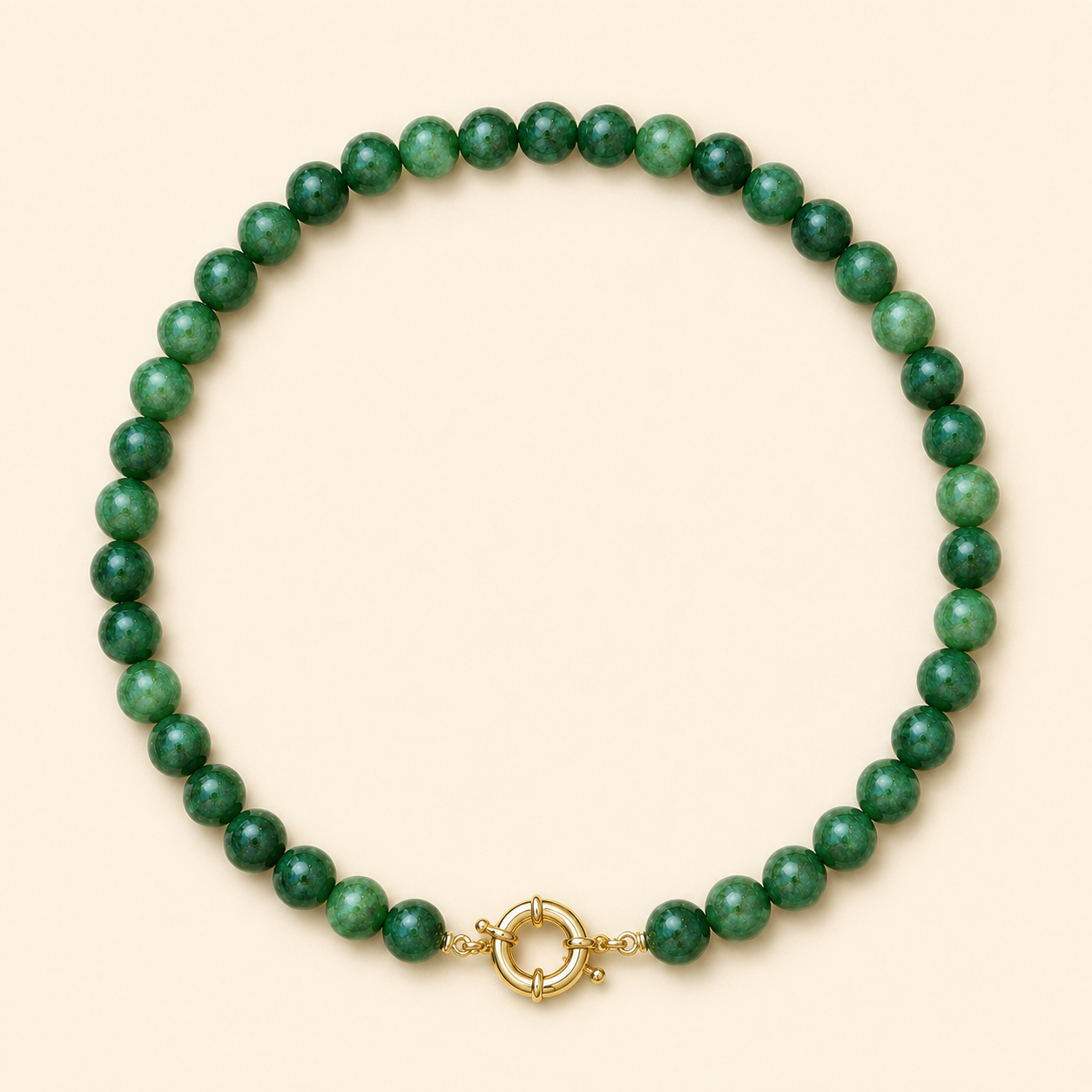 שרשרת JADE GLOW עם הסוגר העגול בחלק התחתון